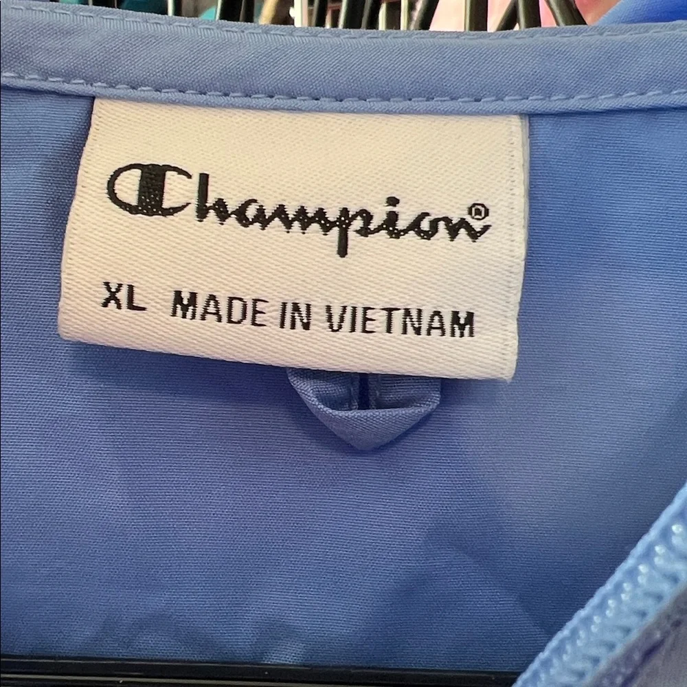 Like New Champions Men’s XL Champions North Carolina light Blue Windbreaker - Picture 3 of 5
